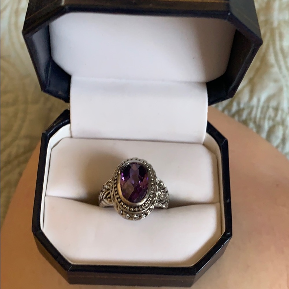 Sterling silver ring with purple gem stone - Picture 1 of 2